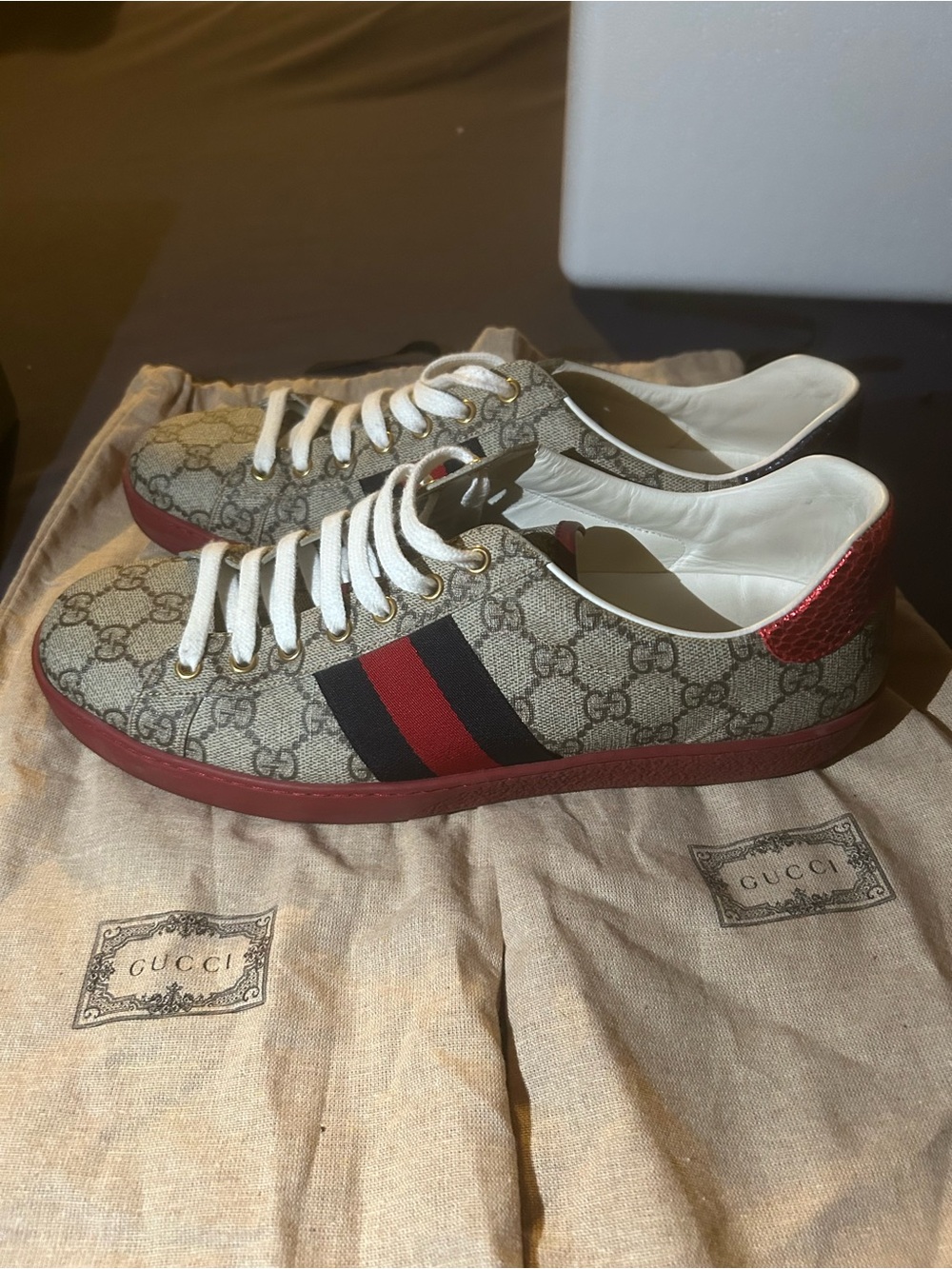 Gucci Beige GG Supreme with Red & Navy Web Stripe Low-Top Sneakers - Picture 8 of 8